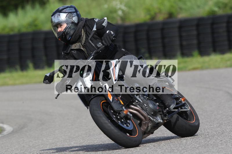 /Archiv-2025/10 23.04.2025 Cornu Master School ADR/gruen-vert/11